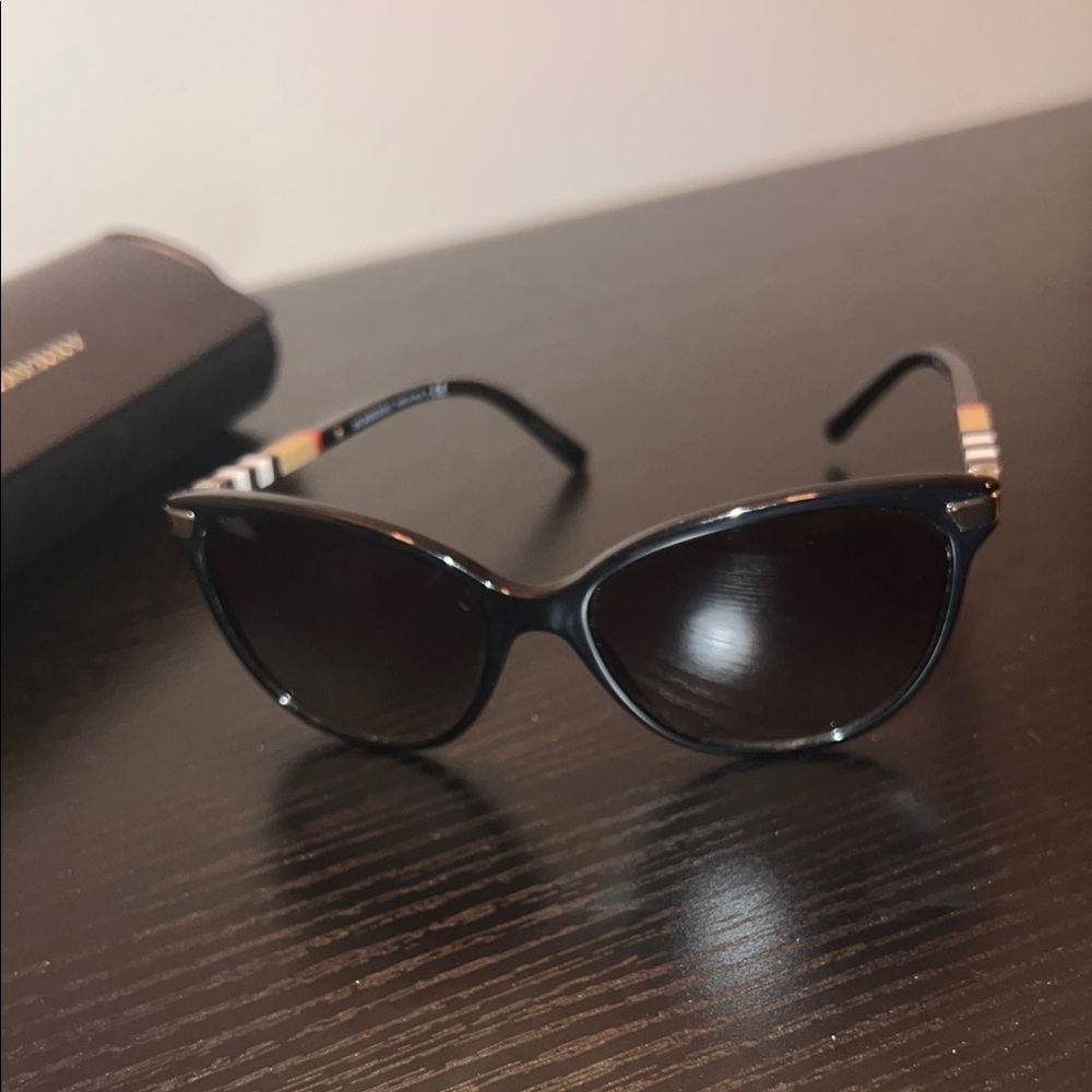 Burberry Black Sunglasses - Picture 11 of 12